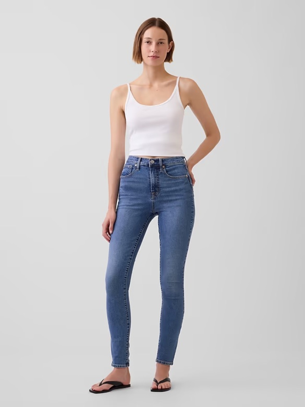 GAP True Skinny High Rise Jeans in Medium Blue, Size 8 Short